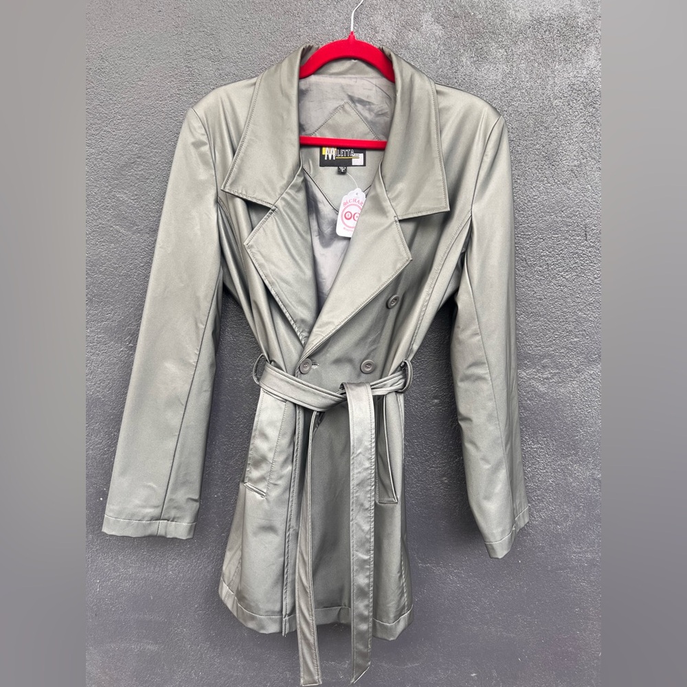 Elegant Gray Trench Coat with Double-Breasted Design